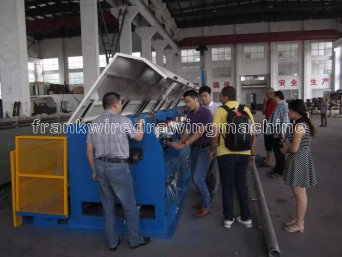 Show customers visit our factory